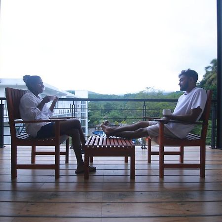 Saru Blue Sapphire Hotel Udawalawe Eksteriør bilde
