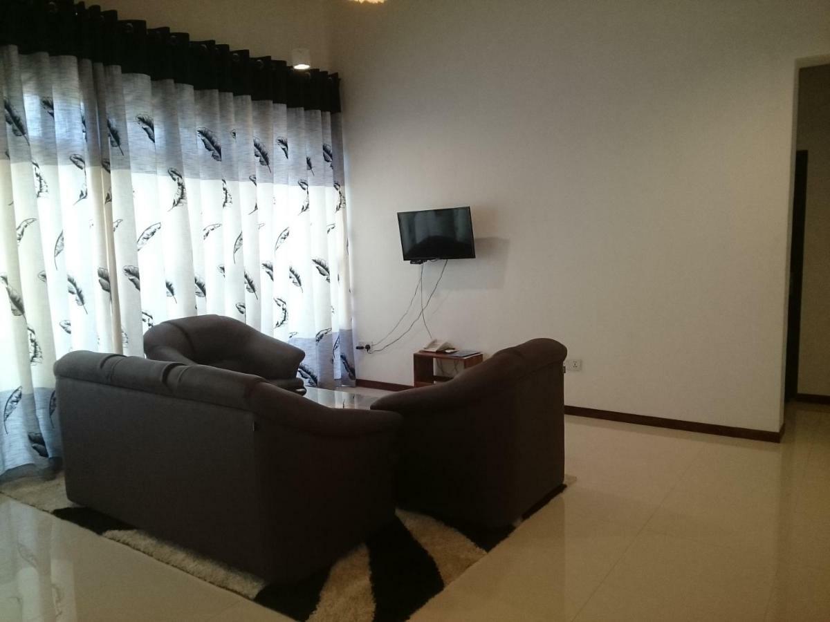 Saru Blue Sapphire Hotel Udawalawe Eksteriør bilde